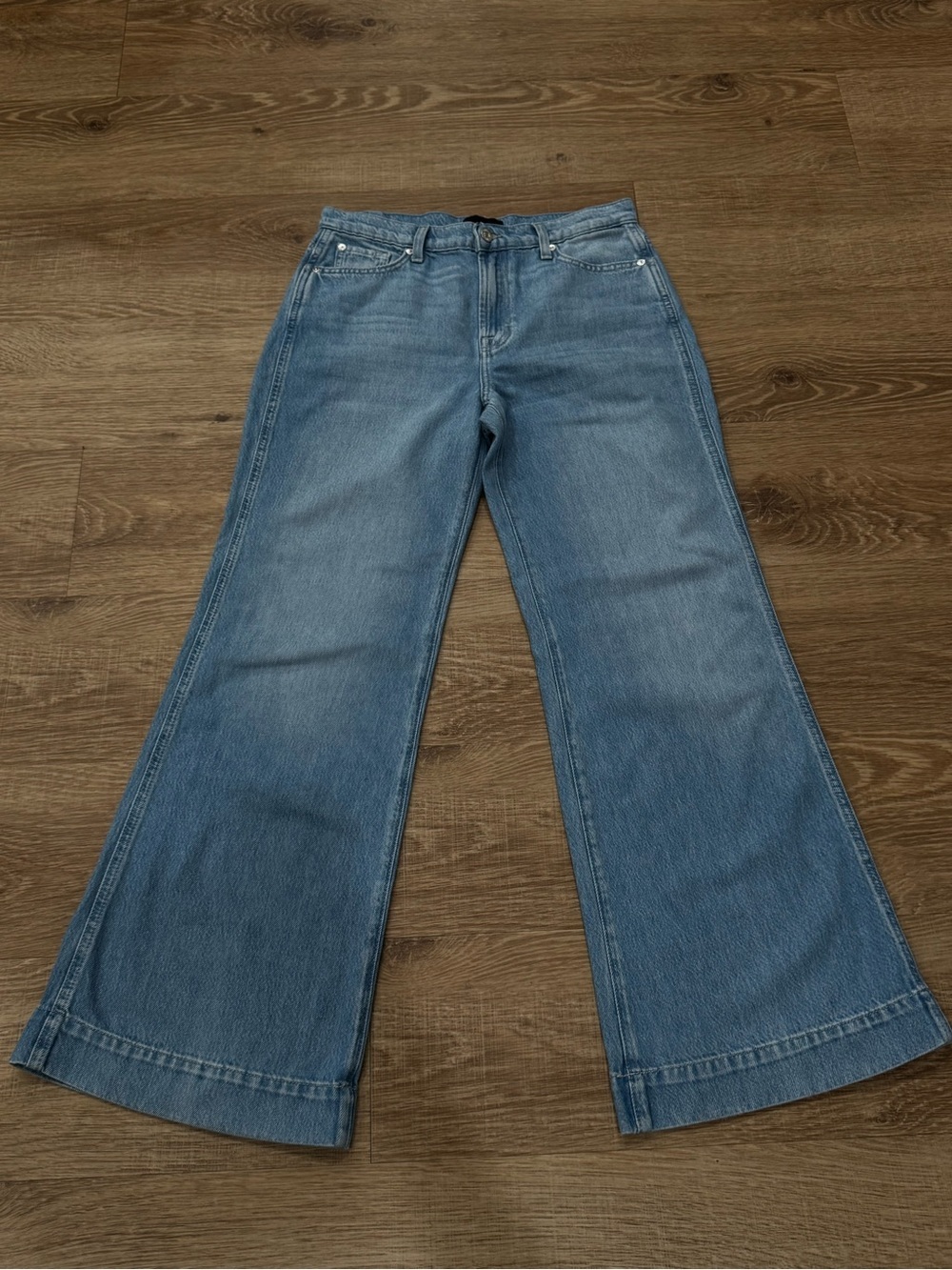 7 For All Mankind Light Wash Wide Leg Jeans Women’s Size 28 High Rise